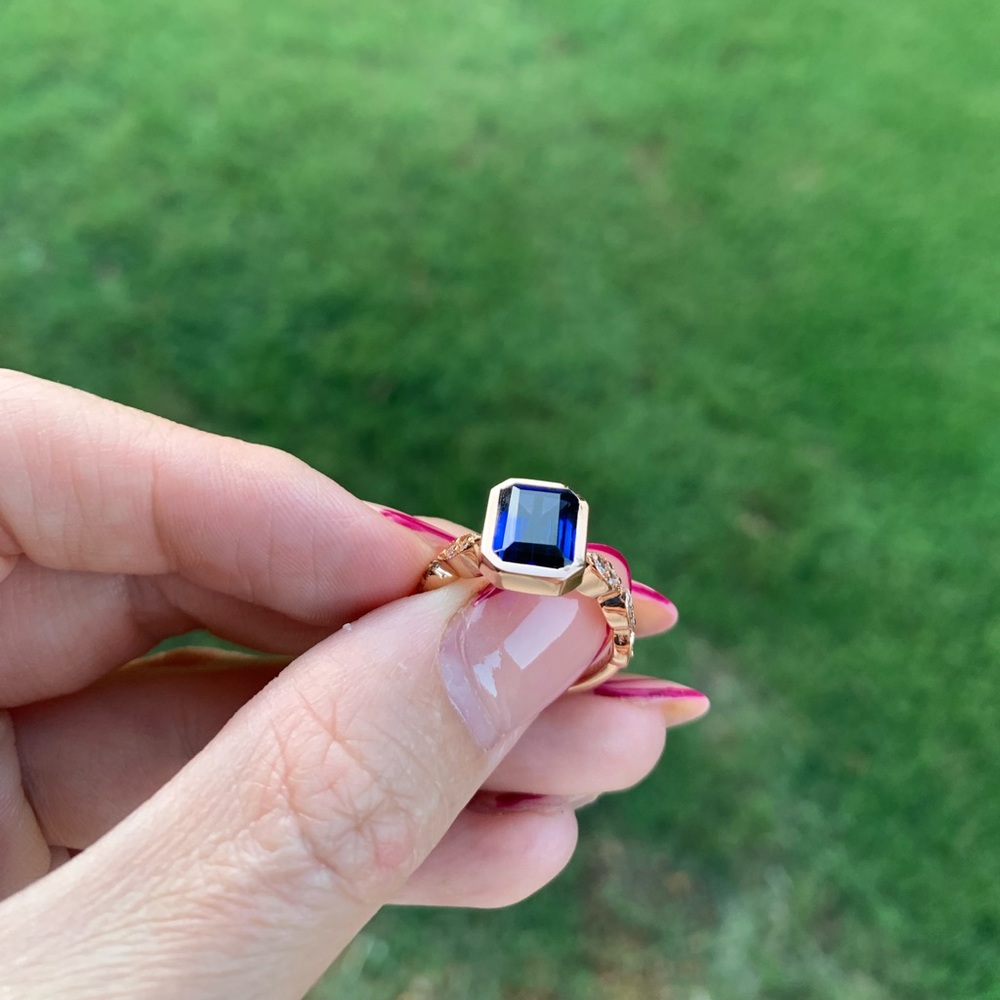 Lab Sapphire* and Moissanite womans ring Size 6, Bezel set, Rose Gold vermeil ✨